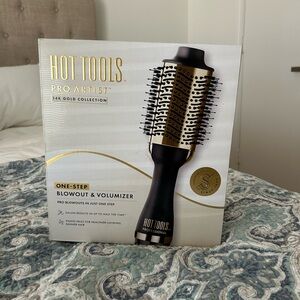 Pro Artist Black and Gold Blowout & Volumizer